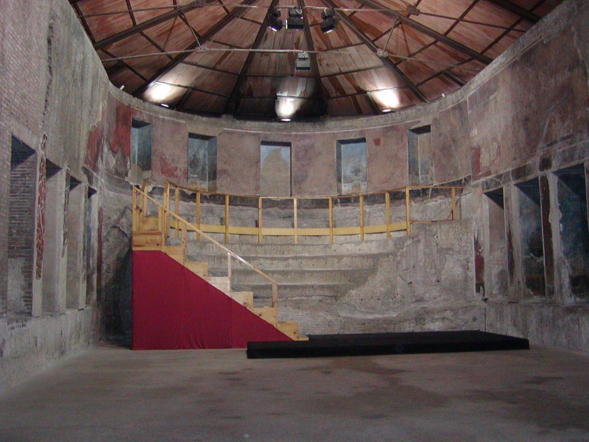 Auditorium of Maecenas - 2002-09-04-114542
