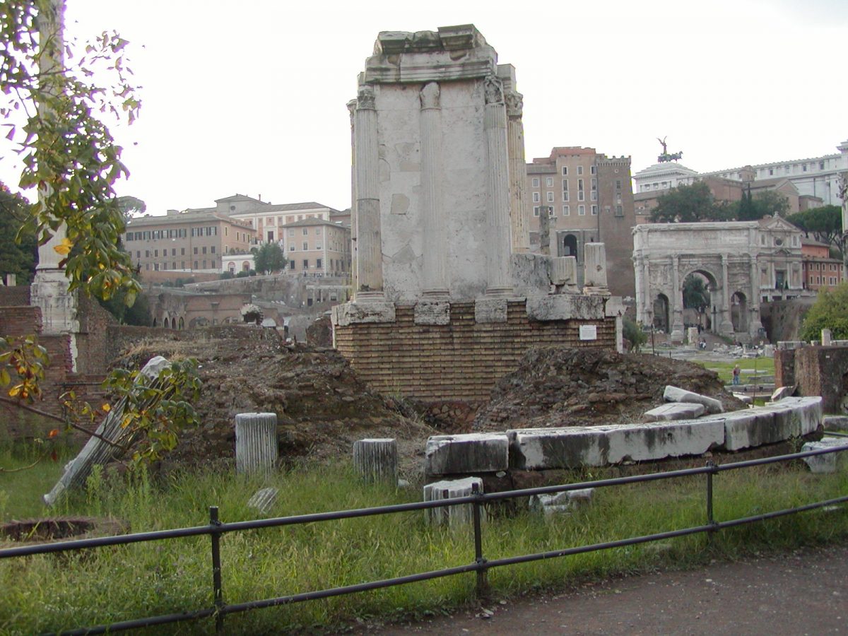 The Temple of Vesta in the Forum Romanum - 2002-09-04-181701
