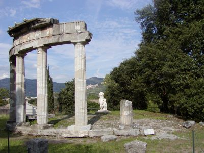 Hadrian's Villa - 2002-09-08-155135