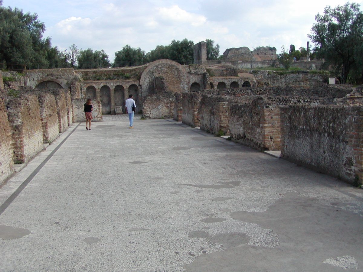 Hadrian's Villa - 2002-09-08-163626