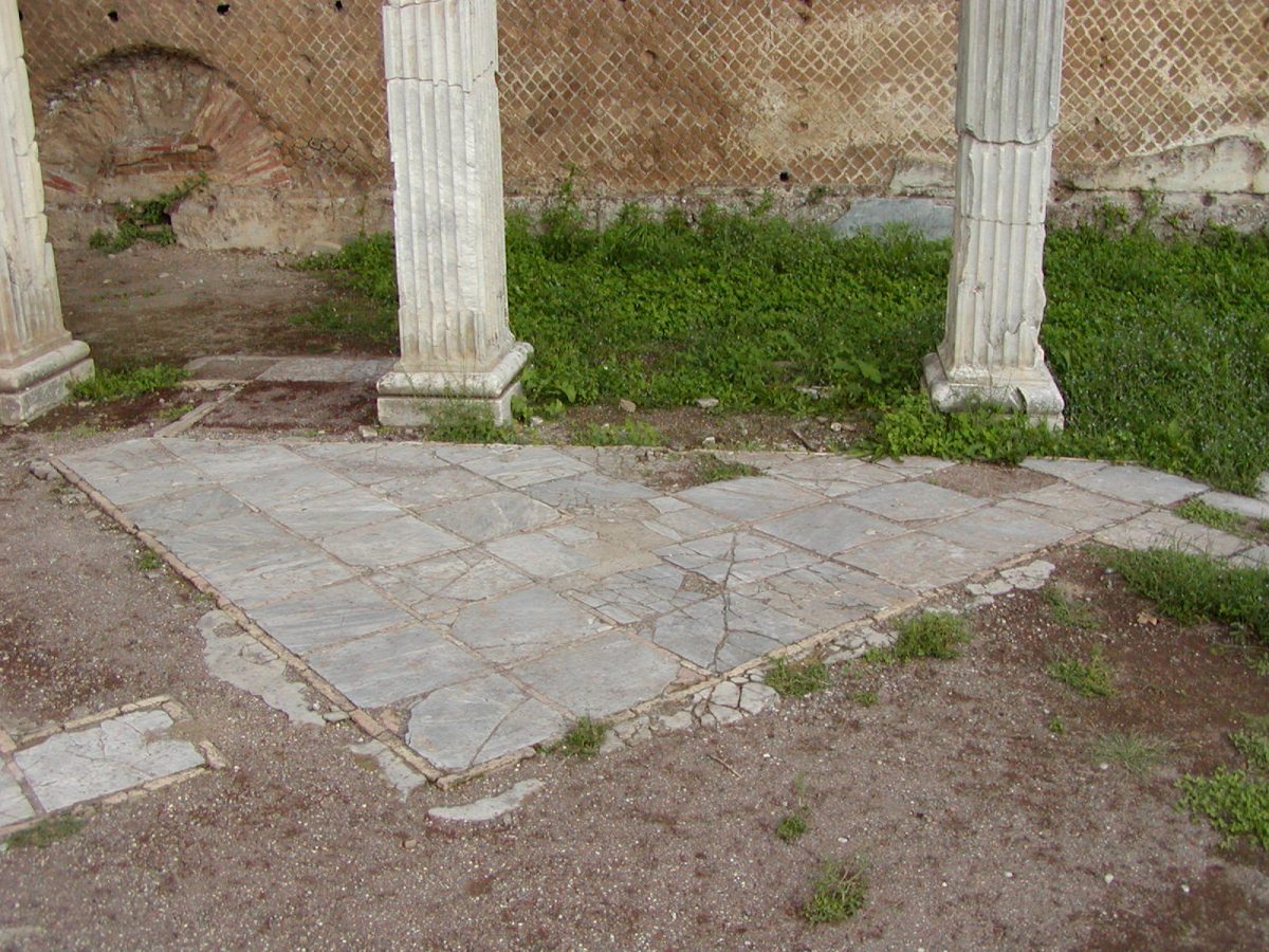 Hadrian's Villa - 2002-09-08-172917