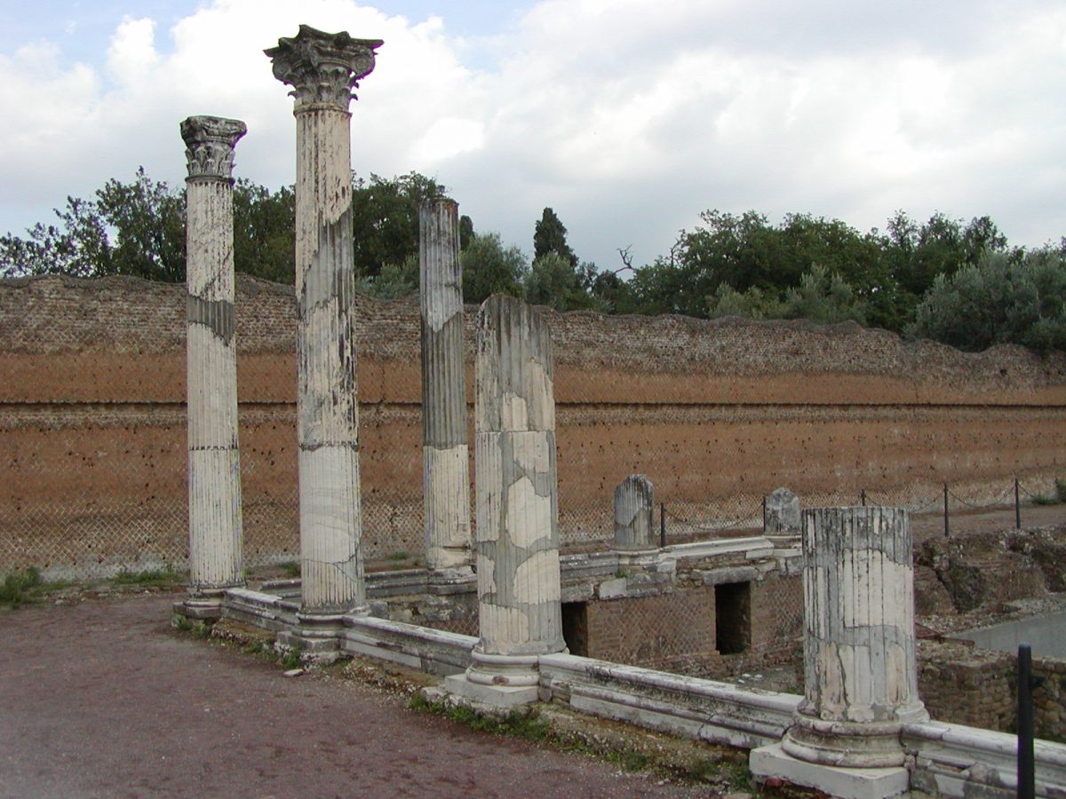 Hadrian's Villa - 2002-09-08-180257
