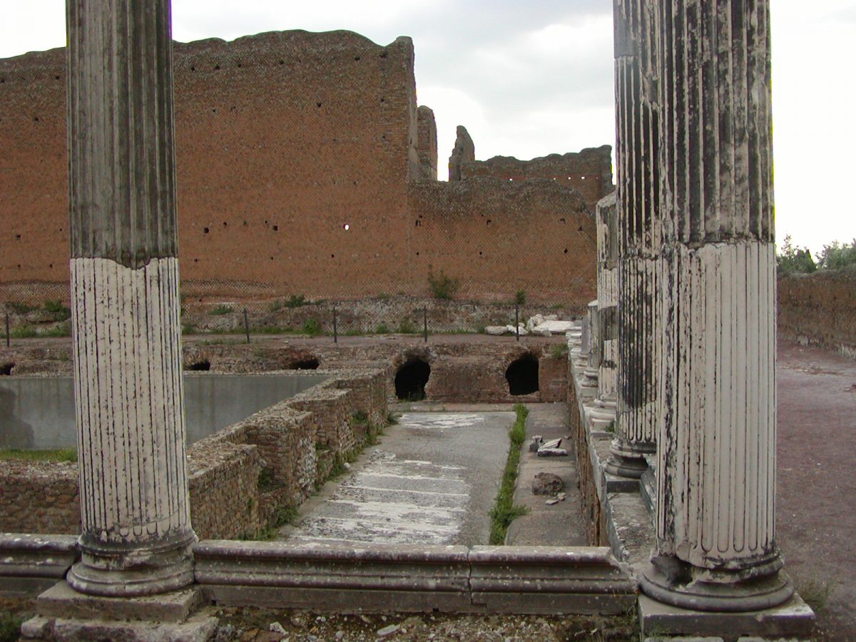 Hadrian's Villa - 2002-09-08-180358