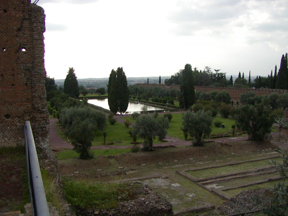 Hadrian's Villa - 2002-09-08-180806