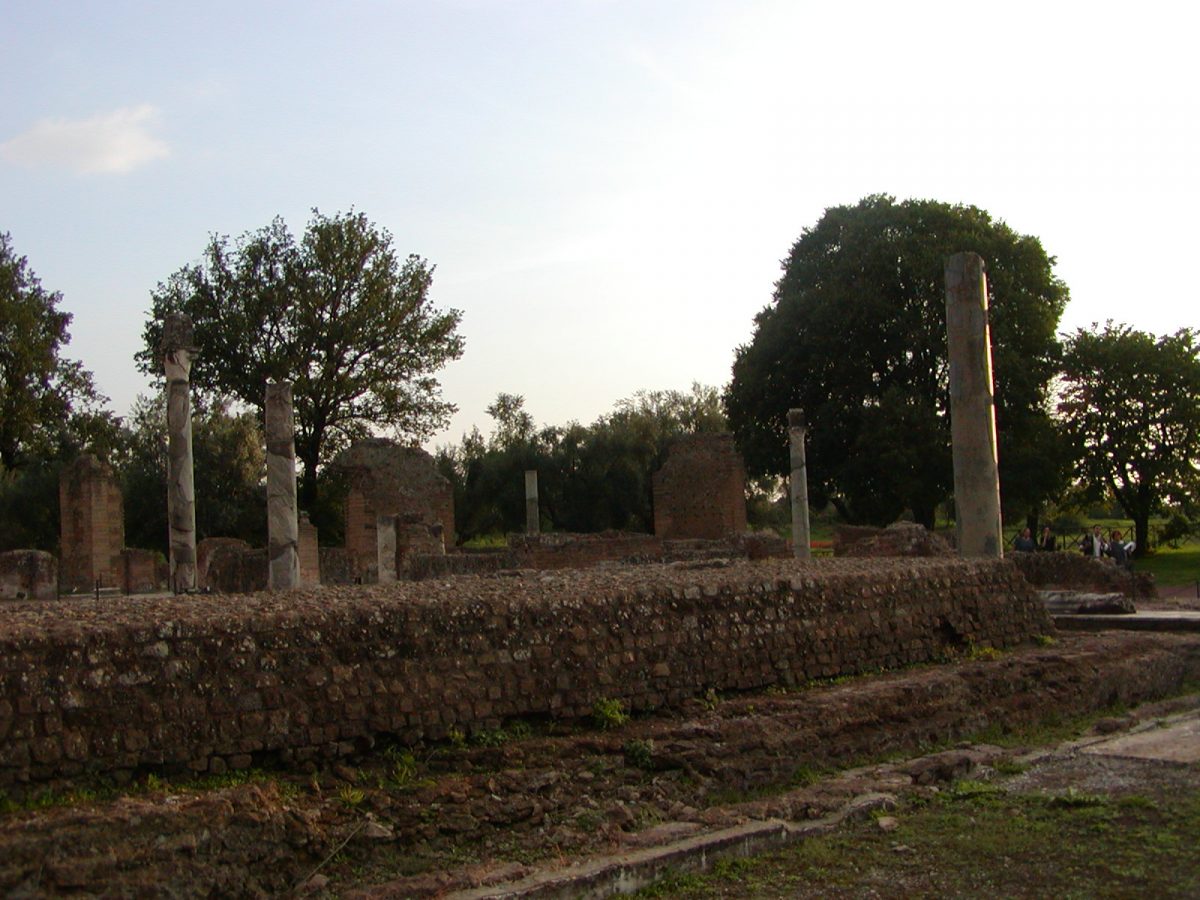Hadrian's Villa - 2002-09-08-184625