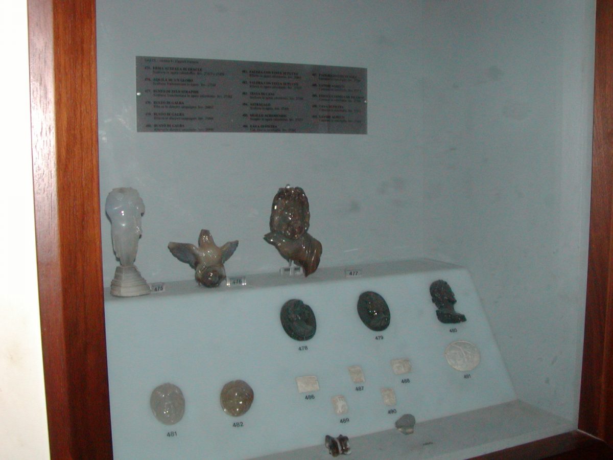 Museo Archeologico Nazionale - 2002-09-13-102226