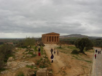 Valley of the Temples - 2003-12-28-125219